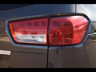 2016 Kia Sedona SX   - Photo 52 - Mesa, AZ 85201