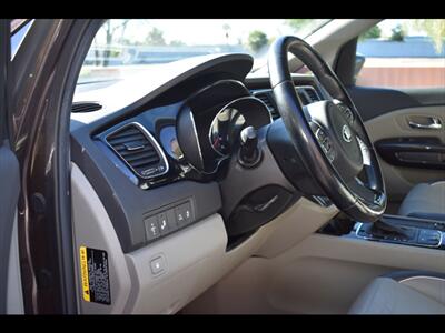 2016 Kia Sedona SX   - Photo 15 - Mesa, AZ 85201