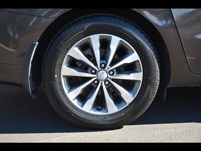 2016 Kia Sedona SX   - Photo 39 - Mesa, AZ 85201
