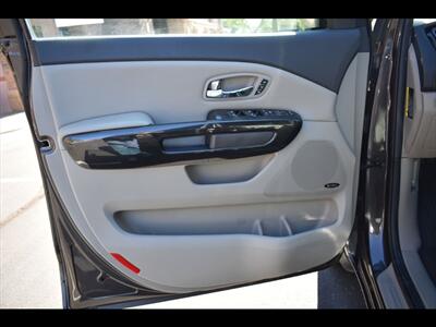 2016 Kia Sedona SX   - Photo 18 - Mesa, AZ 85201