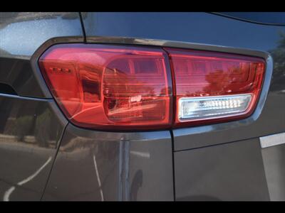 2016 Kia Sedona SX   - Photo 49 - Mesa, AZ 85201