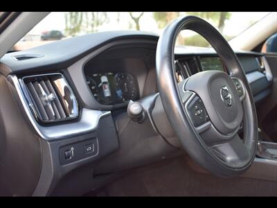 2020 Volvo XC60 T5 Momentum   - Photo 13 - Mesa, AZ 85201