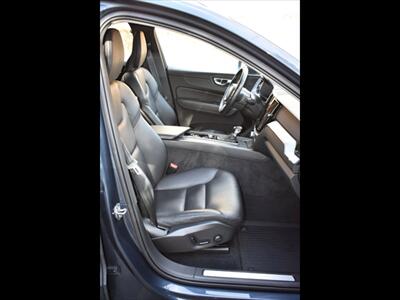 2020 Volvo XC60 T5 Momentum   - Photo 26 - Mesa, AZ 85201