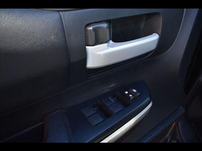 2015 Toyota Tundra SR5   - Photo 18 - Mesa, AZ 85201