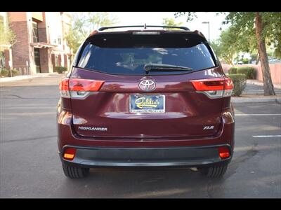 2019 Toyota Highlander XLE - Photo 9 - Mesa, AZ 85201