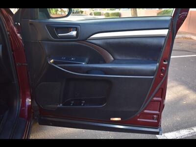 2019 Toyota Highlander XLE - Photo 39 - Mesa, AZ 85201