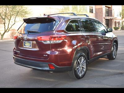 2019 Toyota Highlander XLE - Photo 7 - Mesa, AZ 85201