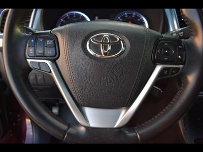 2019 Toyota Highlander XLE - Photo 13 - Mesa, AZ 85201