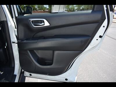 2017 Nissan Pathfinder SL - Photo 31 - Mesa, AZ 85201