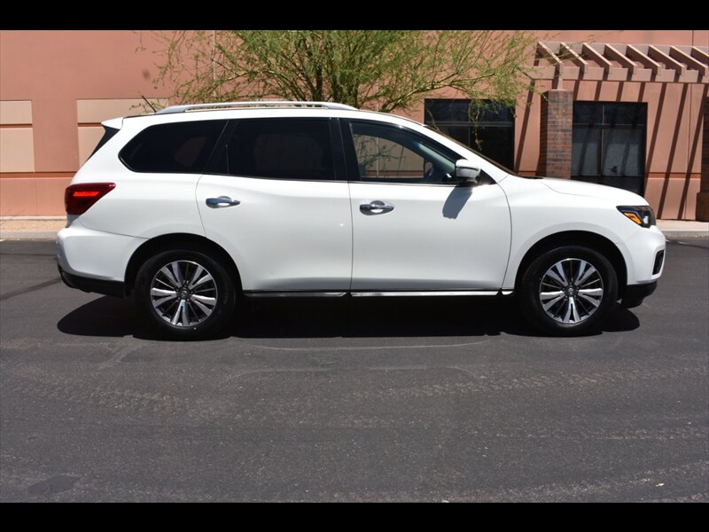 2017 Nissan Pathfinder SL   - Photo 1 - Mesa, AZ 85201