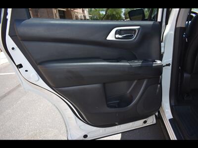 2017 Nissan Pathfinder SL - Photo 24 - Mesa, AZ 85201