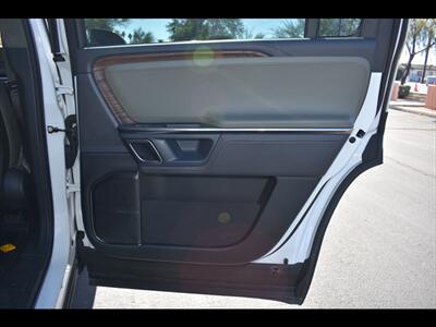 2023 Rivian R1S Adventure   - Photo 34 - Mesa, AZ 85201