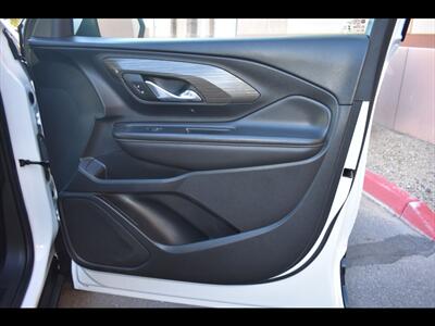 2023 GMC Terrain SLT - Photo 35 - Mesa, AZ 85201