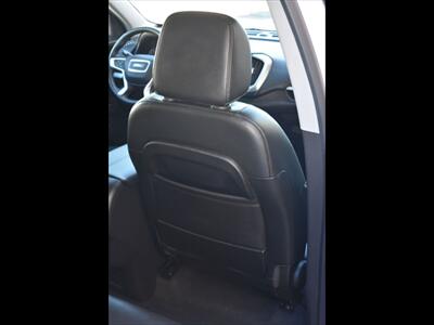 2023 GMC Terrain SLT - Photo 27 - Mesa, AZ 85201