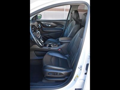 2023 GMC Terrain SLT - Photo 16 - Mesa, AZ 85201