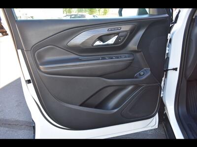 2023 GMC Terrain SLT - Photo 18 - Mesa, AZ 85201