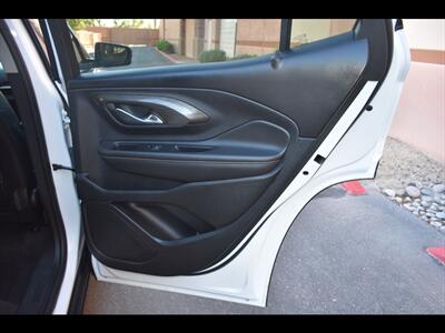 2023 GMC Terrain SLT - Photo 28 - Mesa, AZ 85201