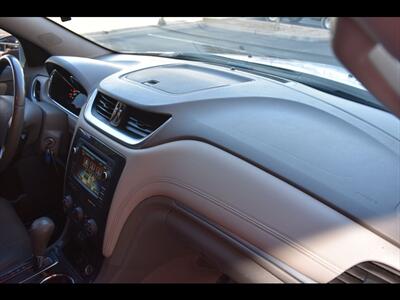 2017 Chevrolet Traverse LT   - Photo 40 - Mesa, AZ 85201