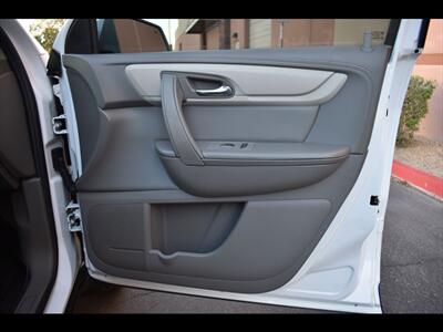 2017 Chevrolet Traverse LT   - Photo 38 - Mesa, AZ 85201