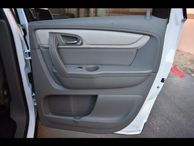 2017 Chevrolet Traverse LT   - Photo 29 - Mesa, AZ 85201