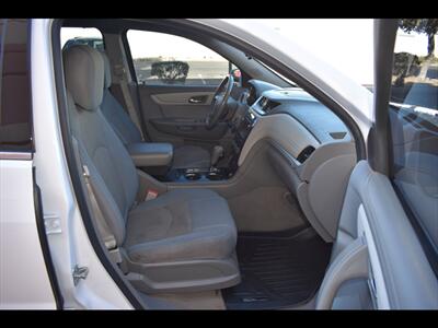 2017 Chevrolet Traverse LT   - Photo 36 - Mesa, AZ 85201