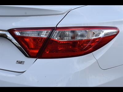2015 Toyota Camry SE   - Photo 47 - Mesa, AZ 85201