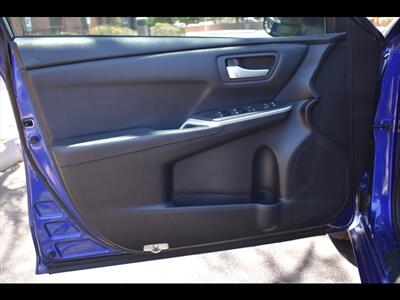 2015 Toyota Camry SE - Photo 16 - Mesa, AZ 85201