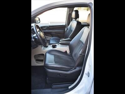 2019 Dodge Grand Caravan SXT   - Photo 15 - Mesa, AZ 85201