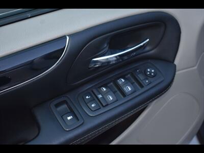 2019 Dodge Grand Caravan SXT   - Photo 18 - Mesa, AZ 85201