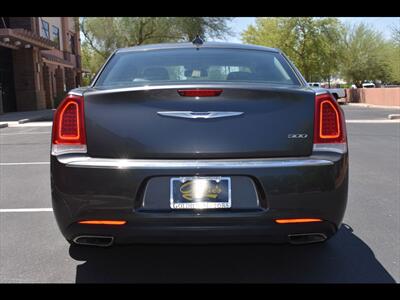 2020 Chrysler 300 Touring   - Photo 9 - Mesa, AZ 85201