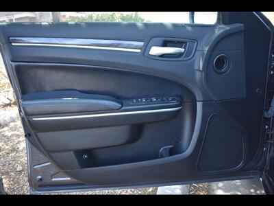 2020 Chrysler 300 Touring   - Photo 18 - Mesa, AZ 85201