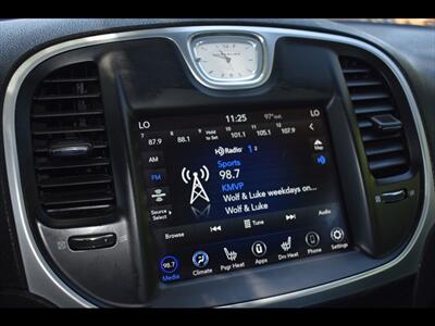 2020 Chrysler 300 Touring   - Photo 10 - Mesa, AZ 85201