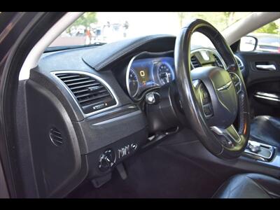 2020 Chrysler 300 Touring   - Photo 15 - Mesa, AZ 85201