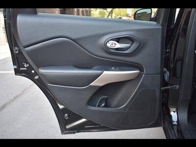 2017 Jeep Cherokee Limited   - Photo 24 - Mesa, AZ 85201