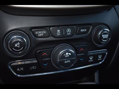 2017 Jeep Cherokee Limited   - Photo 13 - Mesa, AZ 85201