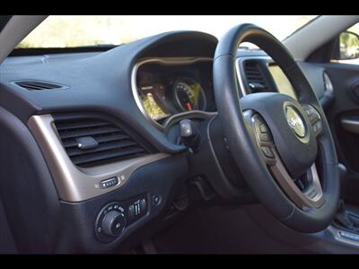 2017 Jeep Cherokee Limited   - Photo 16 - Mesa, AZ 85201