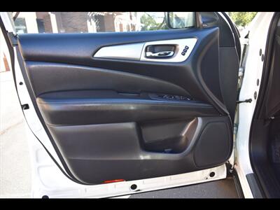 2018 Nissan Pathfinder SL   - Photo 18 - Mesa, AZ 85201