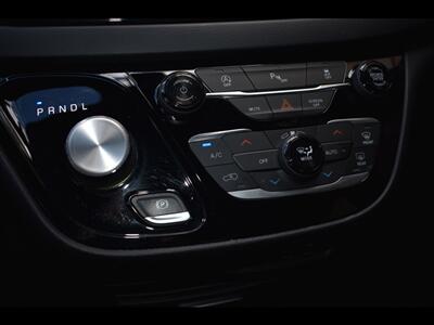2019 Chrysler Pacifica Touring Plus   - Photo 12 - Mesa, AZ 85201
