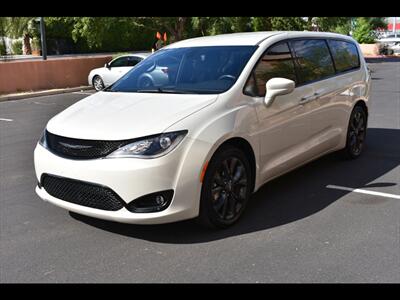 2019 Chrysler Pacifica Touring Plus   - Photo 3 - Mesa, AZ 85201