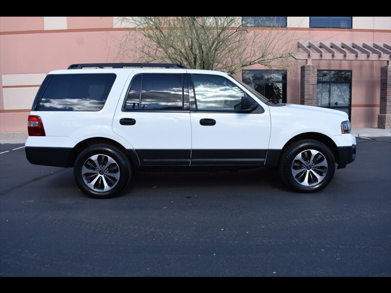 2017 Ford Expedition XL   - Photo 1 - Mesa, AZ 85201