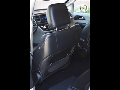 2019 Chrysler Pacifica Touring L   - Photo 21 - Mesa, AZ 85201