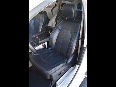 2019 Chrysler Pacifica Touring L   - Photo 17 - Mesa, AZ 85201