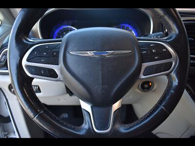 2019 Chrysler Pacifica Touring L   - Photo 14 - Mesa, AZ 85201