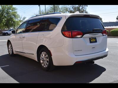 2019 Chrysler Pacifica Touring L   - Photo 6 - Mesa, AZ 85201