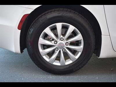 2019 Chrysler Pacifica Touring L   - Photo 38 - Mesa, AZ 85201