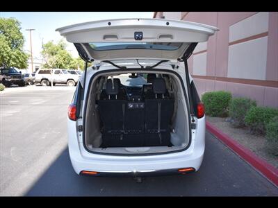 2019 Chrysler Pacifica Touring L   - Photo 24 - Mesa, AZ 85201