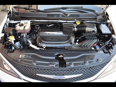 2019 Chrysler Pacifica Touring L   - Photo 40 - Mesa, AZ 85201