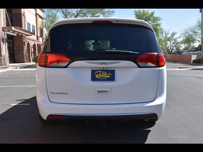 2019 Chrysler Pacifica Touring L   - Photo 9 - Mesa, AZ 85201