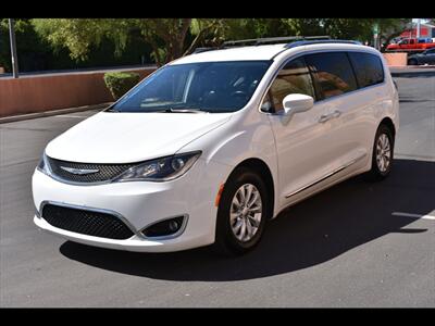 2019 Chrysler Pacifica Touring L   - Photo 3 - Mesa, AZ 85201