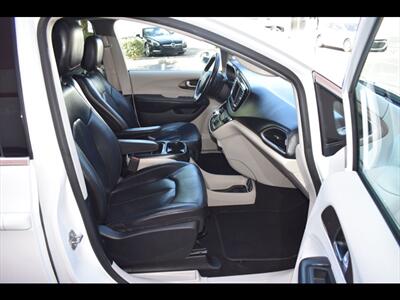 2019 Chrysler Pacifica Touring L   - Photo 33 - Mesa, AZ 85201